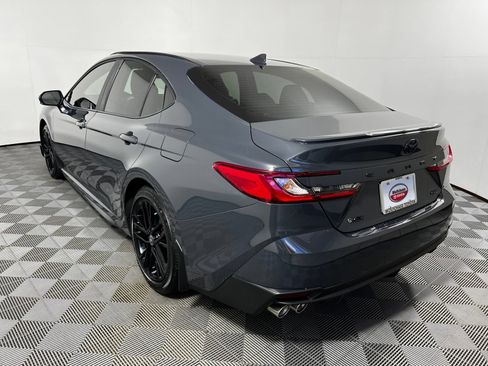 Used 2025 Toyota Camry SE w/ Convenience Package FWD image 7