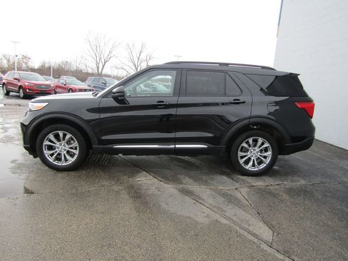 Used 2023 Ford Explorer XLT w/ Equipment Group 202A image 2