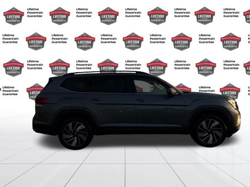 Used 2025 Volkswagen Atlas SE image 7