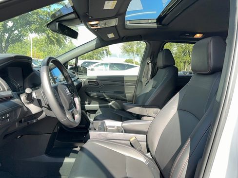 Used 2024 Honda Odyssey Sport image 12