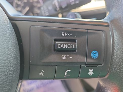 Used 2024 Nissan Rogue SV FWD image 18