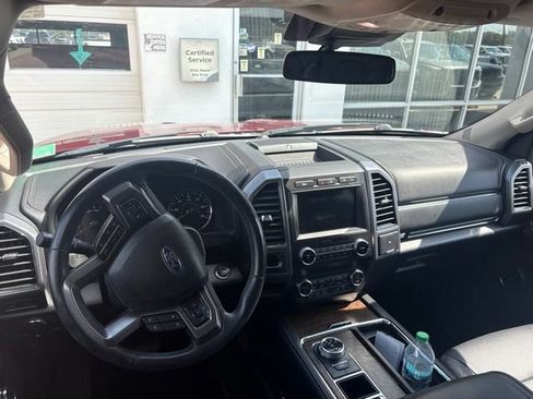 Used 2019 Ford Expedition Platinum RWD image 9