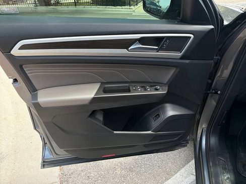 Used 2023 Volkswagen Atlas SE FWD image 17