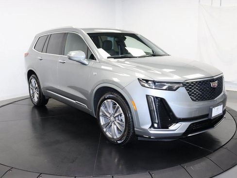 Certified 2025 Cadillac XT6 Premium Luxury image 7