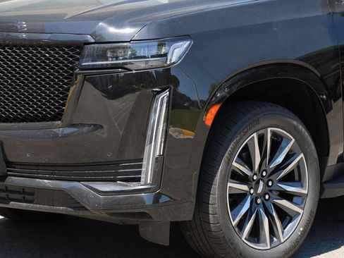 Used 2022 Cadillac Escalade ESV Sport w/ Touring Package AWD/4WD image 7