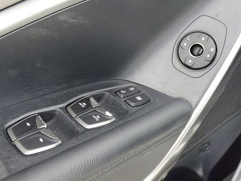 Used 2018 Hyundai Santa Fe Limited image 18