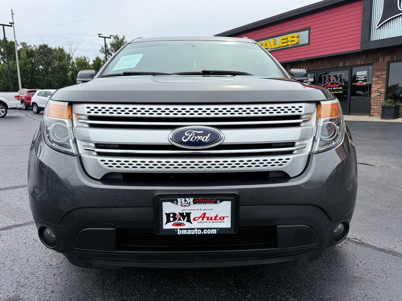 Used 2015 Ford Explorer XLT w/ Equipment Group 202B AWD/4WD image 2