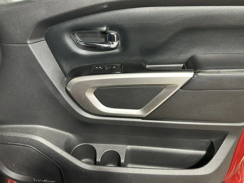 Used 2016 Nissan Titan SL AWD/4WD image 17