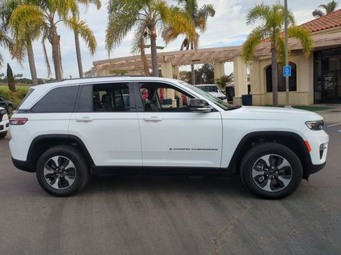 Used 2022 Jeep Grand Cherokee Limited 4xe image 4