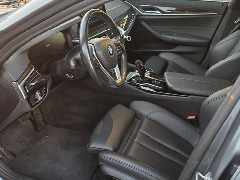 Used 2020 BMW 530e w/ Convenience Package RWD image 6