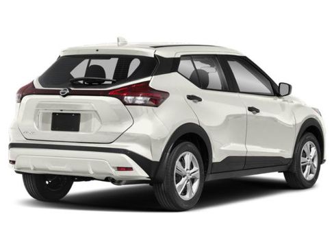 Used 2021 Nissan Kicks S FWD image 2
