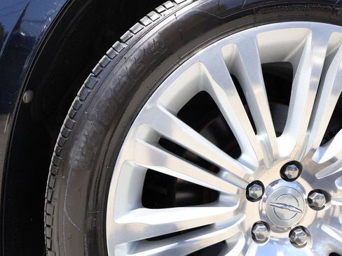 Used 2012 Chrysler 300 C Luxury Series RWD image 29
