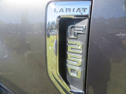 Used 2019 Ford F250 Lariat w/ Lariat Value Package image 9