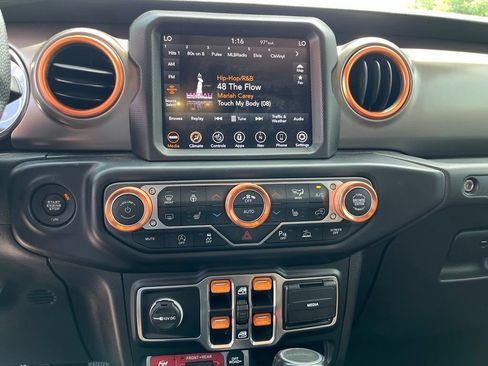 Used 2020 Jeep Gladiator Rubicon AWD/4WD image 23