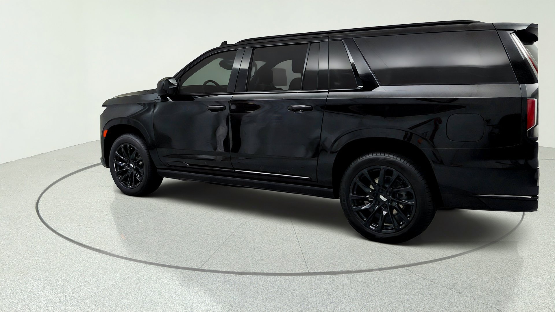 Used 2023 Cadillac Escalade ESV Sport Platinum w/ LPO, ONYX Package AWD/4WD image 3