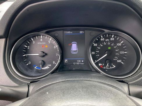 Used 2018 Nissan Rogue SV FWD image 21