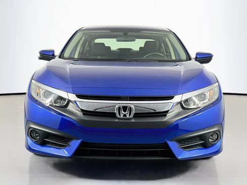 Certified 2018 Honda Civic EX-T image 2