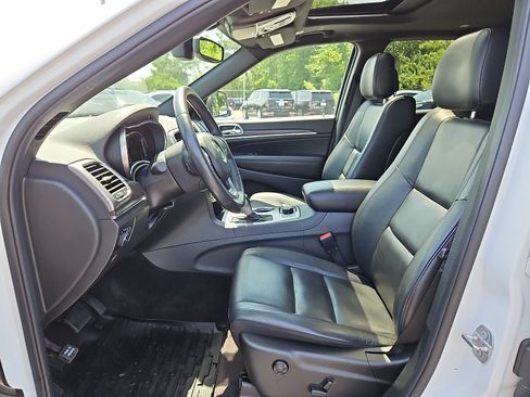 Used 2018 Jeep Grand Cherokee Limited AWD/4WD image 14