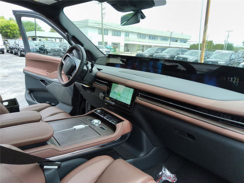 New 2026 Lincoln Navigator L Reserve AWD/4WD image 30