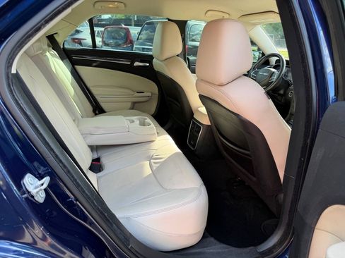 Used 2017 Chrysler 300 Limited AWD/4WD image 12