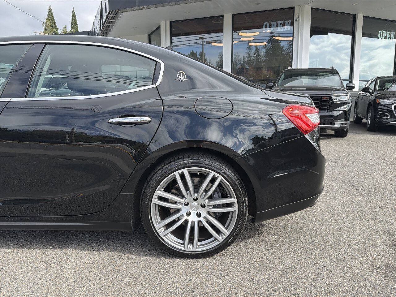 Used 2015 Maserati Ghibli S Q4 AWD/4WD image 3
