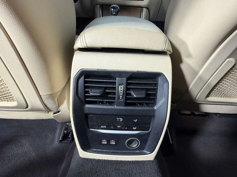 Used 2020 BMW 330i Sedan w/ Convenience Package RWD image 30