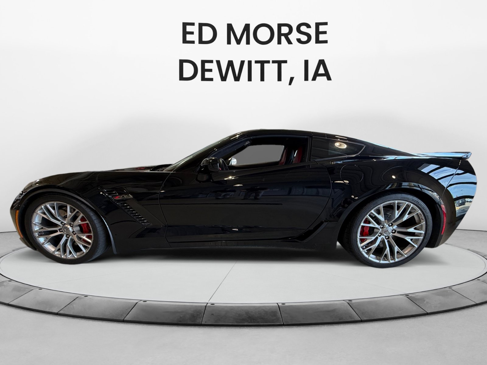 Used 2016 Chevrolet Corvette Z06 w/ 3LZ Preferred Equipment Group RWD image 2