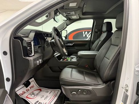 Used 2025 GMC Sierra 2500 Denali w/ Denali Reserve Package image 9