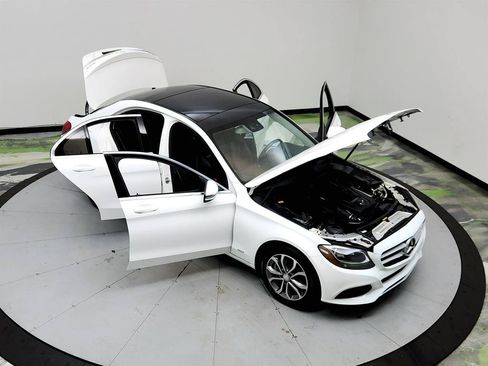 Used 2016 Mercedes-Benz C 300 4MATIC Sedan image 36