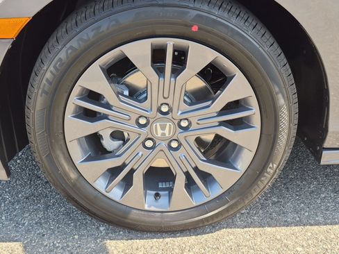 New 2026 Honda Odyssey Touring image 15