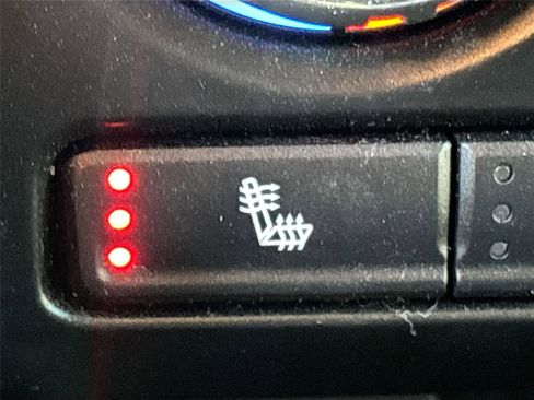 Used 2023 Chevrolet Suburban LT w/ Luxury Package image 20