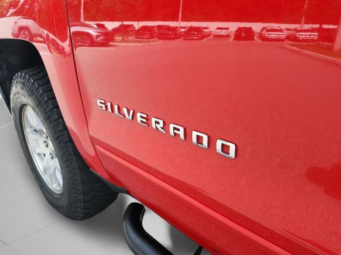 Used 2018 Chevrolet Silverado 1500 LT AWD/4WD image 27