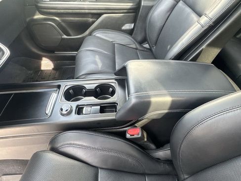 Used 2025 Lincoln Corsair Grand Touring w/ Equipment Group 302A image 24