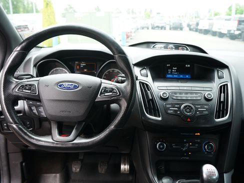 Used 2018 Ford Focus ST FWD image 15