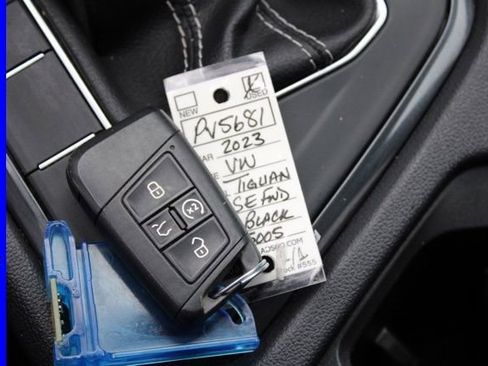 Certified 2023 Volkswagen Tiguan SE image 30