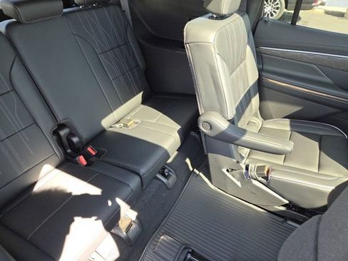 New 2026 Buick Enclave Avenir w/ Super Cruise Package image 31