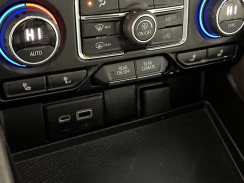 Used 2021 Chevrolet Tahoe Z71 w/ Z71 Off-Road Package image 34