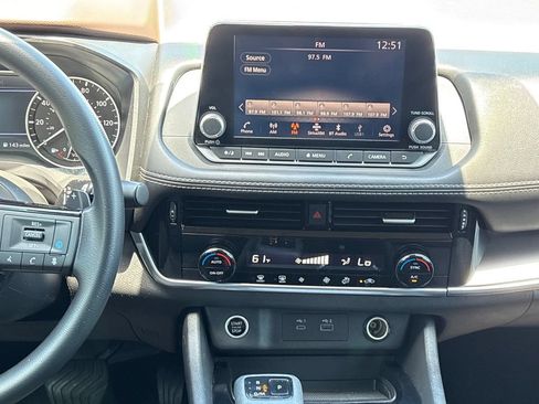 Used 2023 Nissan Rogue SV FWD image 11