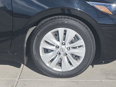 Used 2024 Nissan Sentra S FWD image 2