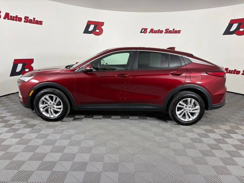 Used 2025 Buick Envista Sport Touring w/ Convenience II Package FWD image 3
