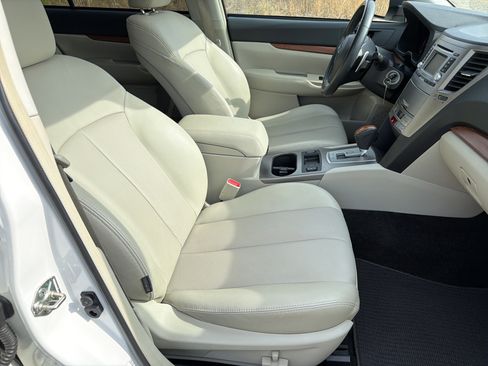 Used 2014 Subaru Outback 2.5i Limited image 13