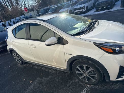 Used 2018 Toyota Prius C Two image 2
