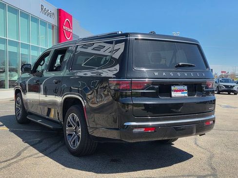Used 2024 Jeep Wagoneer L Series II w/ Flexible Seating Group AWD/4WD image 4