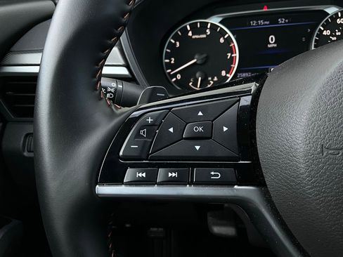 Used 2025 Nissan Altima 2.5 SR image 32