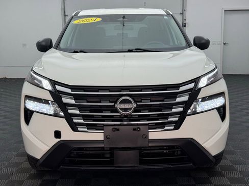 Used 2024 Nissan Rogue S image 11