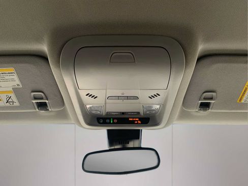 Used 2022 Chevrolet Equinox Premier FWD image 19