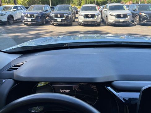 Used 2025 Nissan Pathfinder SV AWD/4WD image 37