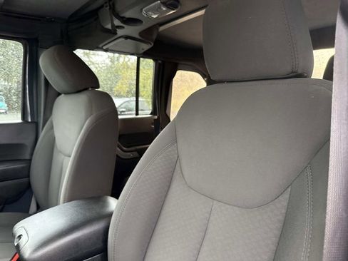 Used 2017 Jeep Wrangler Unlimited Sport w/ Quick Order Package 24S image 24