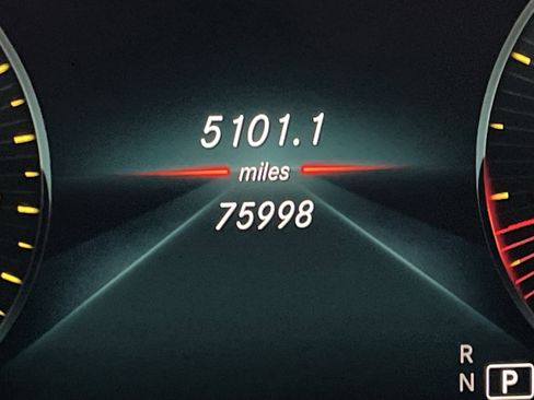 Used 2021 Mercedes-Benz GLC 300 4MATIC image 27