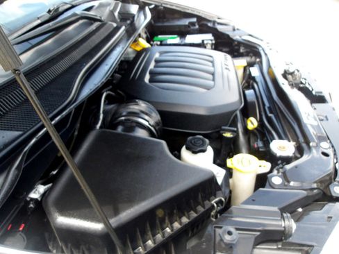 Used 2019 Dodge Grand Caravan SXT image 23